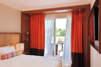 Room, 1 Queen Bed, Balcony, Pool View (Balcony)