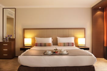 Room, 1 Queen Bed, Balcony, Partial Sea View (Balcony)
