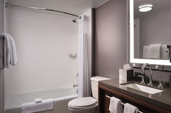 Room, 2 Double Beds, Accessible Bathtub
