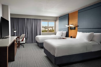 Room, 2 Double Beds, Accessible Bathtub