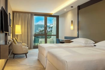 Deluxe Room, 2 Twin Beds, Balcony