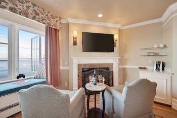Room, 1 King Bed, Accessible, Ocean View (Fireplace)