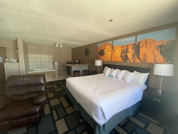 Deluxe Studio Suite, 1 King Bed, Non Smoking