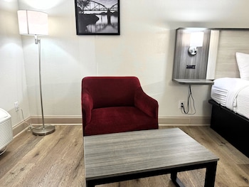 Room, 1 Queen Bed, Accessible (Bathtub)