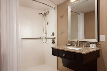 Suite, 1 Bedroom (Mobility/Hearing Access, Roll-In Shwr)
