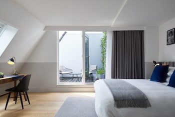 Premium Room, 1 King Bed, Balcony