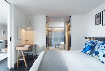 Penthouse (De Witt)