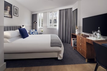 Room, 1 Queen Bed (Essential)