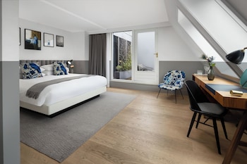 Premium Room, 1 King Bed, Balcony