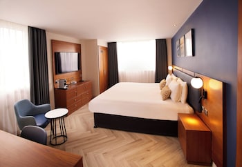 Deluxe Family Room Sleeps 4