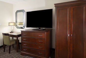 Suite, 1 Bedroom, Accessible, Non Smoking (Mobility, Roll-in Shower)