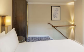 Suite (Bloomsbury - Split in 2 floors)
