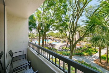 Deluxe Room, 1 King Bed, Accessible, Bathtub
