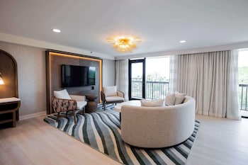Grand Suite, 1 King Bed (Grand Oak)