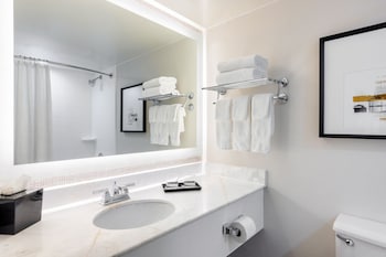 Room, 1 King Bed (Mobility Accessible, Tub)