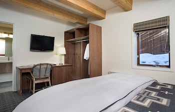 Standard Room, 1 Queen Bed