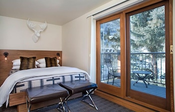 Signature Room, 1 Queen Bed, Balcony