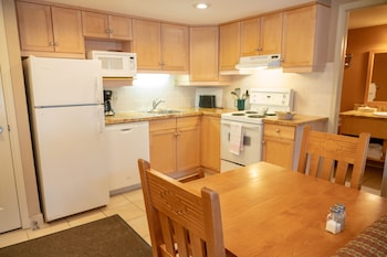 Condo, 1 Bedroom (with Kitchen)
