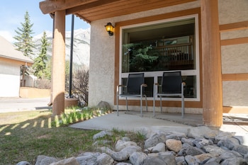 Suite (One Bedroom Wolf)
