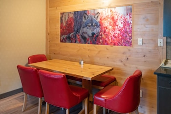 Suite (Two Bedroom Wolf)
