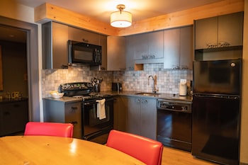 Suite (One Bedroom Wolf)