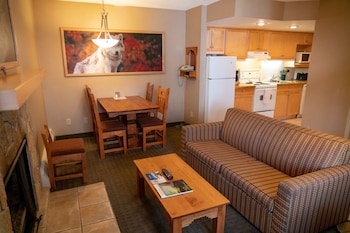 Condo, 2 Bedrooms (with Kitchen)