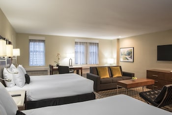 Studio Suite, Multiple Beds (2 Double, Sofa bed)