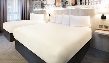 Superior Double Room (and Single Bed)