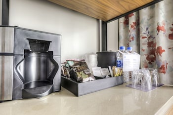 Room, 2 Queen Beds, Accessible (With Shower)