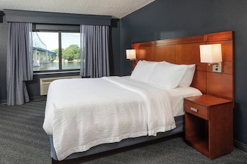 Room, 1 King Bed with Sofa bed, River View