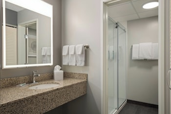 Room, 2 Queen Beds, River View