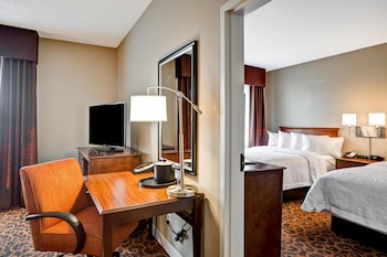 Suite, 2 Queen Beds, Accessible, Non Smoking (Hearing Impaired)