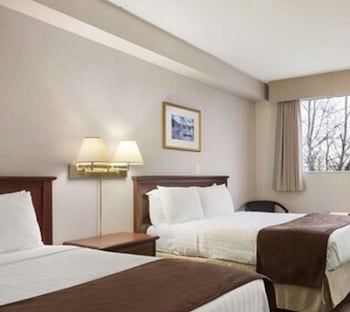 Standard Room, 2 Queen Beds, Non Smoking