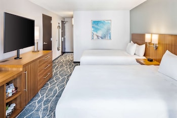 2 Queen Ocean View (Sofa Bed)