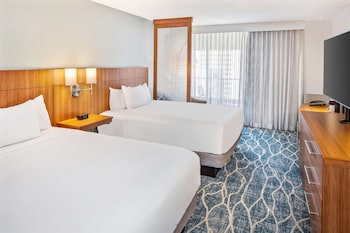 2 Queen Ocean View (Sofa Bed)