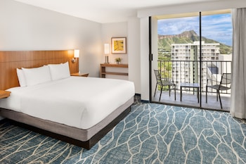 Deluxe Room, 1 King Bed with Sofa bed, City View