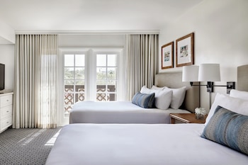 Deluxe Suite (2 Queen Beds)