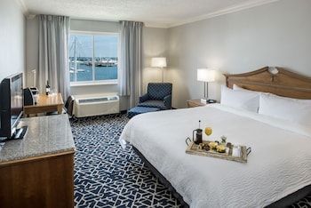 Standard Room, 1 King Bed, Harbor View