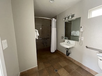 Standard Room, 2 Double Beds, Accessible