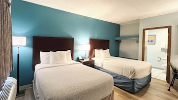 Deluxe Room, 2 Double Beds, Non Smoking (Jacuzzi Tub, Modern)