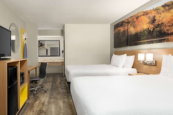 Room, 2 Queen Beds, Non Smoking