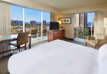 Suite, 1 King Bed, Corner (Park Ocean View, 2 Balconies)