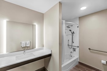 Room, 2 Double Beds, Accessible, Non Smoking (Mobility/Hearing, Tub w/Grab Bars)