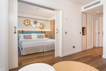Suite, Balcony, Pool View (Single Use)