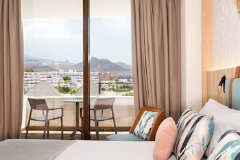 Standard, Mountain View