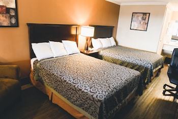 Room, 2 Queen Beds, Smoking