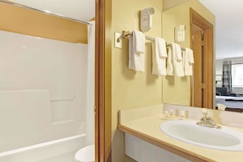 Standard Room, 1 Queen Bed