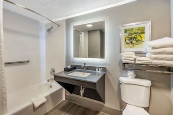 Room, 2 Queen Beds, Accessible, Non Smoking
