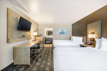 Room, 2 Queen Beds, Non Smoking (Exterior Corridor)