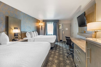 Room, 2 Queen Beds, Non Smoking (Exterior Corridor)